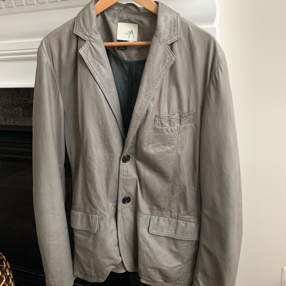 Italian leather Men’s jacket, it fits size 38